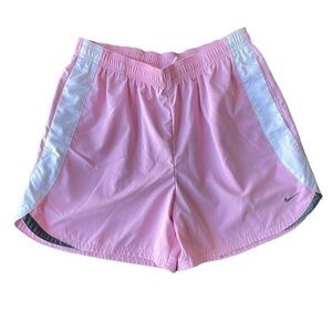 Nike athletic short for women
Excellent condition
Color pink
Usa women size Smal